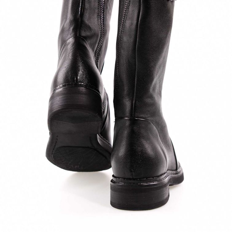 STIVALI VESTA A.S.98: eleganza essenziale e comfort quotidiano