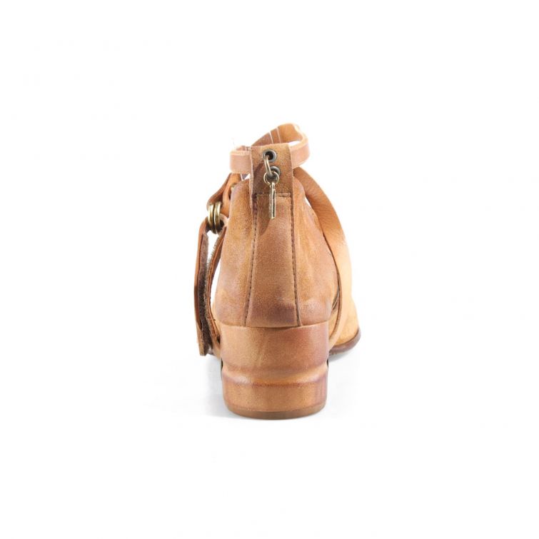 SANDALI FEDRA: pelle naturale e design iconico con anello