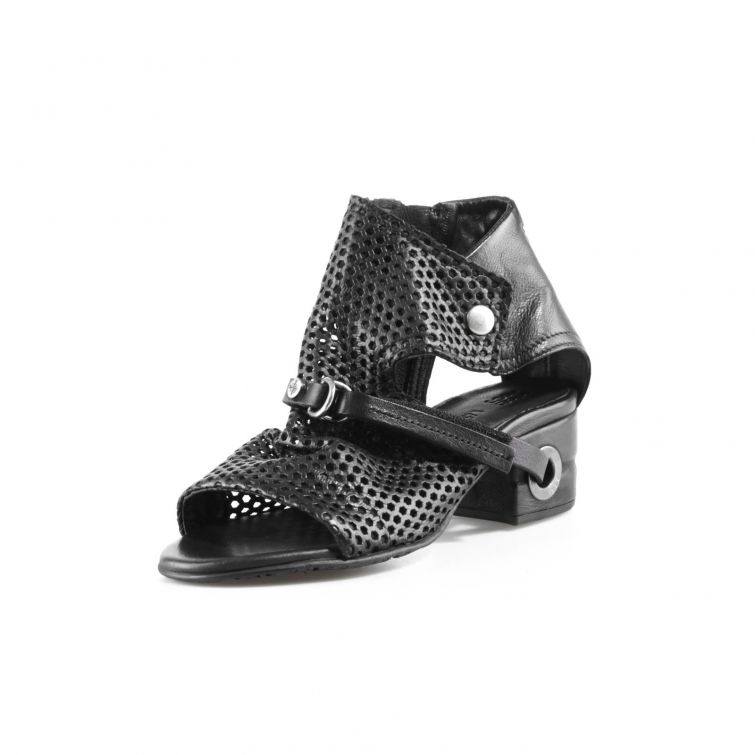 Sandali Fillia A.S.98 in pelle nera forata con cinturino al tallone e anello metallico, design strutturato e moderno per look di carattere