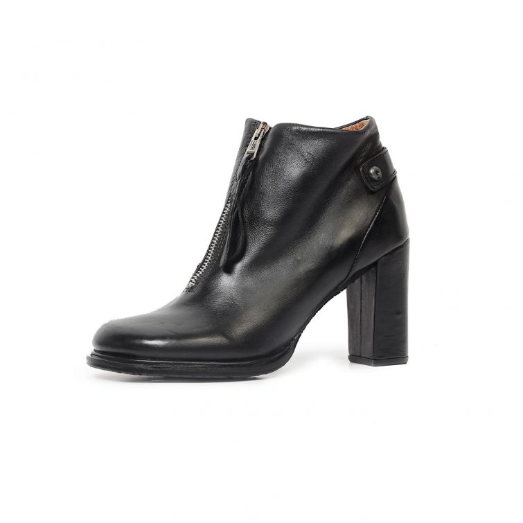 Stivaletti LAGO A.S.98 in pelle nera con tacco alto e zip frontale