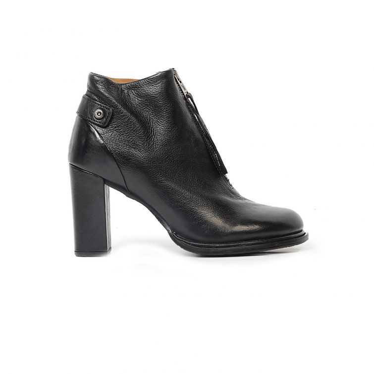 Stivaletti LAGO A.S.98 in pelle nera con tacco alto e zip frontale