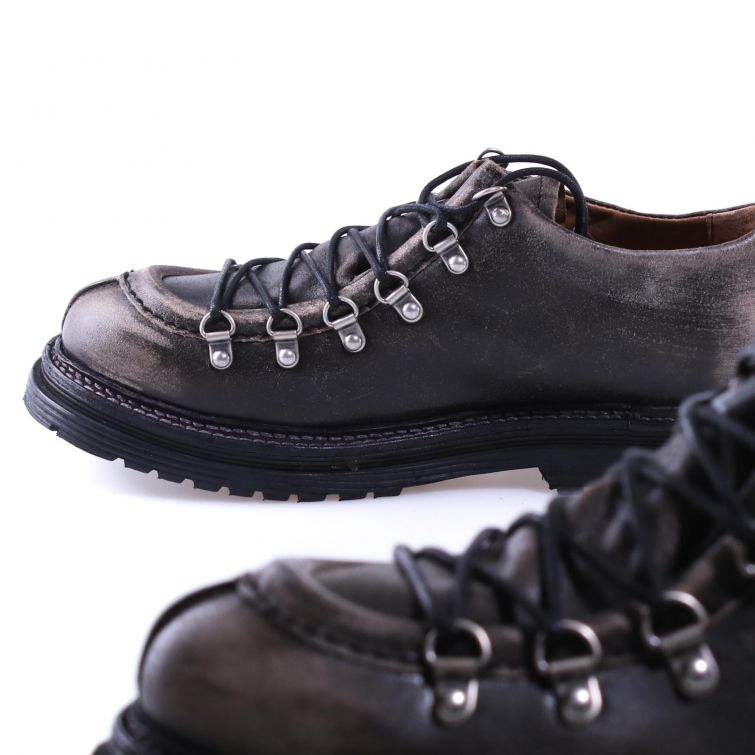 SCARPE SOCRATE A.S.98 in pelle – Design artigianale e carattere unico